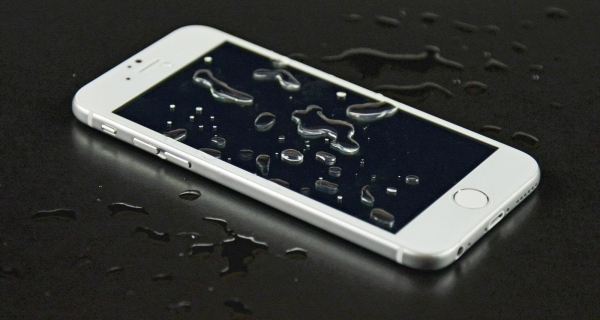 How waterproof is your smartphone? Image