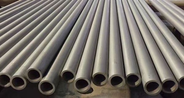 Stainless Steel Seamless Pipe Manufacturer in India: Types Of Pipes Image