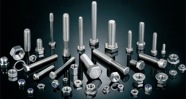 Learn About the Characteristics and Types of Screw - Vardhaman Inc Image