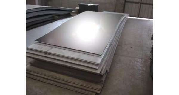 Advantages of Stainless Steel Plates in Industrial Applications Image