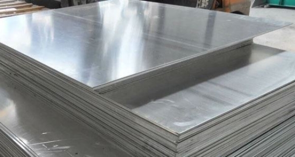 A Detailed Guide to Selecting the Best Stainless Steel Sheet for Your Project Image