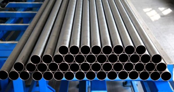 Pipes and Tubes Manufacturer in India for Chemical, Oil & Gas, Construction Applications Image
